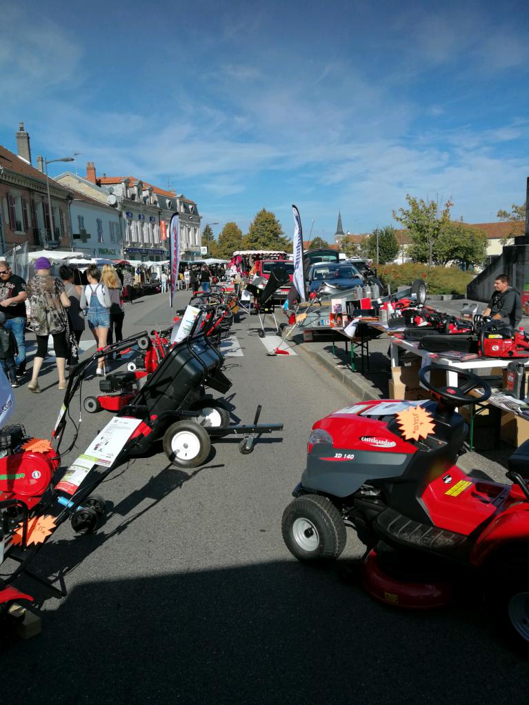 Exposition à la foire commerciale de Revigny-sur-ornain